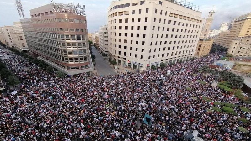 لليوم الثالث على التوالي .. الشعب ينتفض في كل مناطق لبنان