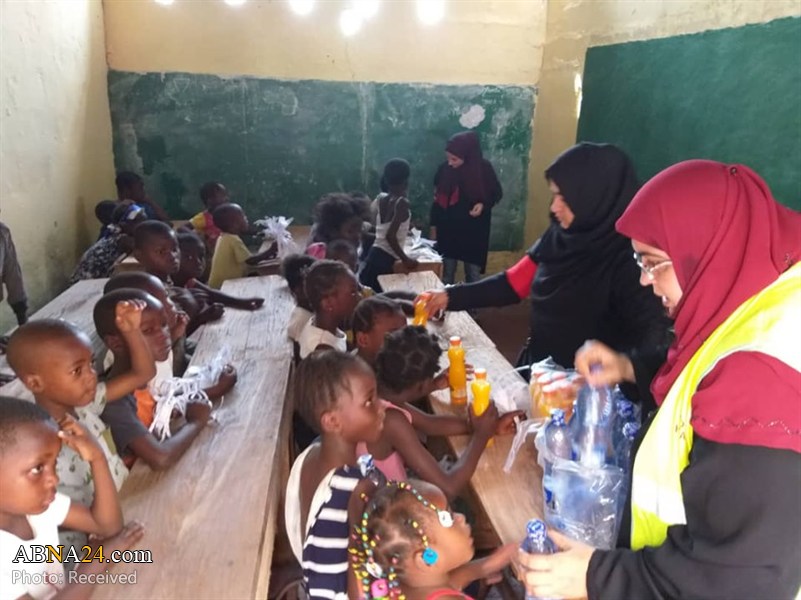 تقرير مصور/ أعضاء "من هو الحسين (ع)؟" يقدمون مساعدات انسانية للايتام في عاصمة جمهورية الكونغو الديمقراطية