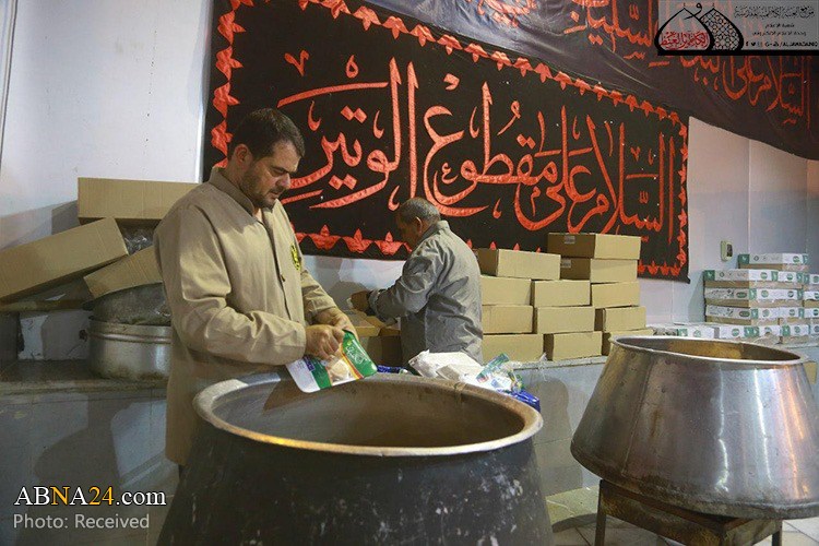 تقرير مصور/ خُدام العتبة الكاظمية يقدمون الخدمات لزوار أربعينية الامام الحسين (ع)