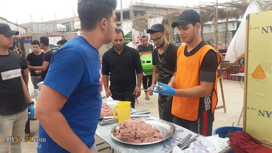 تقرير مصور/ موكب للشيعة المقيمين في الدنمارك يقدمون الخدمات لزوار أربعينية الامام الحسين(ع)