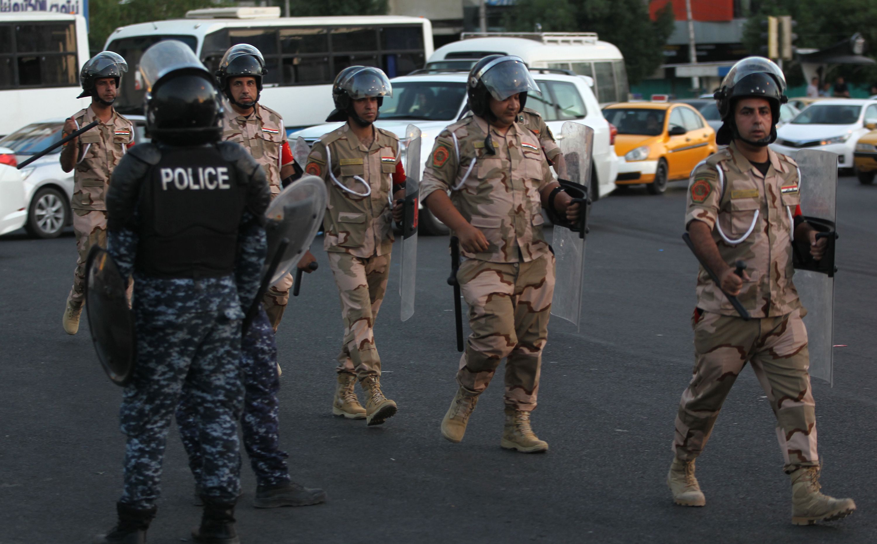 قوات حفظ القانون: سنوزع الورد على المتظاهرين وما حصل بالتظاهرات السابقة لن يتكرر