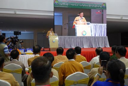 မႏၲေလးတြင္ ေက်ာက္မ်က္ရတနာေဈးႀကီးေပၚေပါက္ေရး ႀကိဳးပမ္းရန္ ဝန္ႀကီးခ်ဳပ္တိုက္တြန္း 