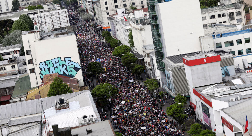 Presidente do Chile diz que 'escutou mensagem' após protesto com 1 milhão de pessoas