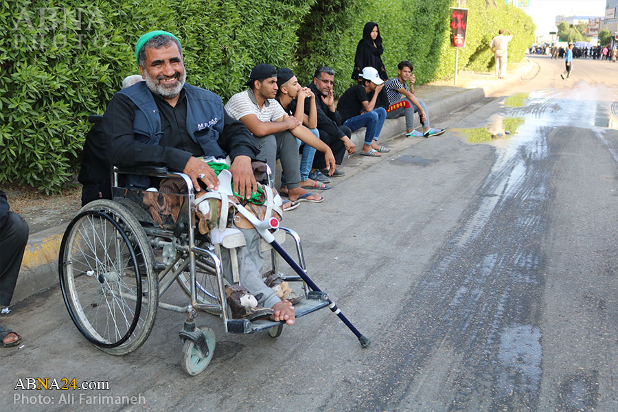 Photos: Patients, disabled, elderly people in Arbaeen march