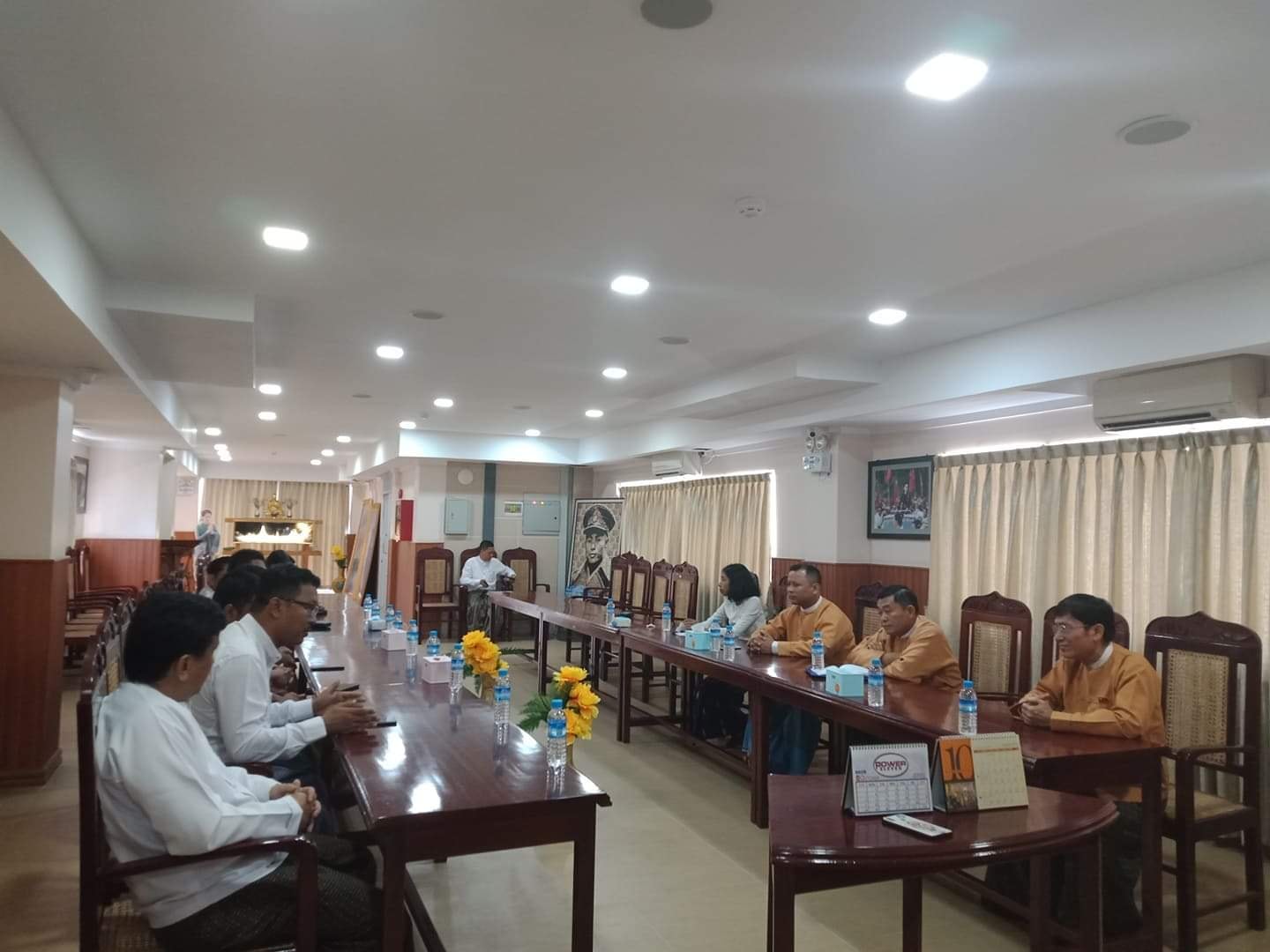 ဆရာမမ်ားကို ေျပာဆိုခဲ့မႈႏွင့္ပတ္သက္၍ ပါတီတာဝန္ရွိသူမ်ားႏွင့္ ဆရာမ်ားအဖြဲ႕ခ်ဳပ္ေရွ႕တြင္ ပဲခူးတိုင္းဝန္ႀကီးခ်ဳပ္ ေတာင္းပန္ ပါတီက ေ