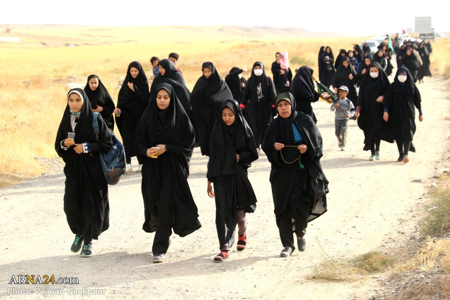Photos: Pilgrims march towards Mashhad before martyrdom of Imam Reza (AS)