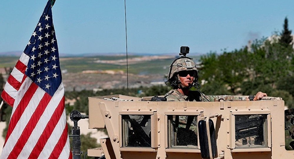 EUA manterão tropas na Síria para 'proteger' campos petrolíferos do acesso do Daesh