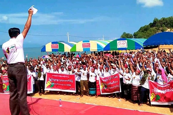 ေျခဥျပင္ဆင္ေရး ေကာ့ေသာင္းေထာက္ခံပြဲ ေဟာေျပာသူသုံးဦးကို ပုဒ္မ ၅၀၅ (က) ျဖင့္ တပ္မေတာ္အမႈဖြင့္  