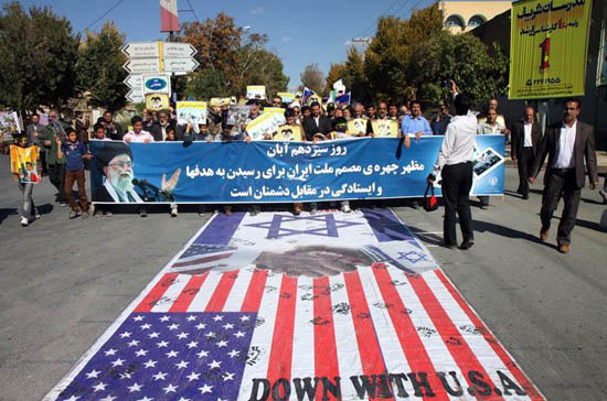 تظاهرات مليونية تعم ايران والشعار: "الموت لأميركا"