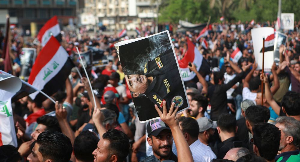 Forças iraquianas atiram contra manifestantes em Bagdá após morte de 4 em Karbala