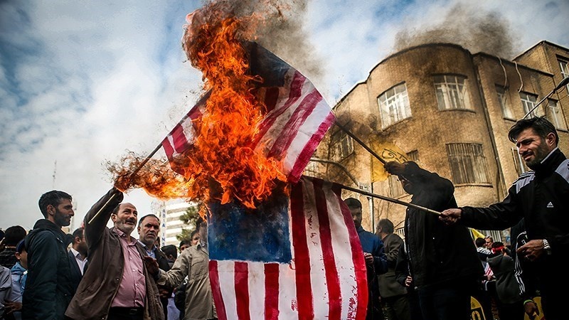 İslami İran'ın dört bir yanında Amerika protesto edildi