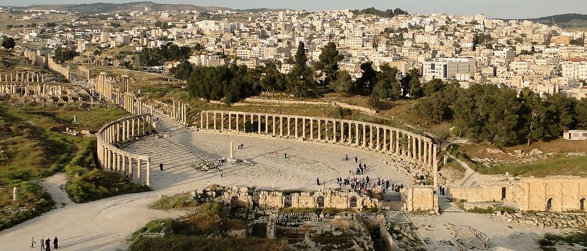 طعن 7 أشخاص بينهم سياح أجانب بمنطقة جرش الأثرية في الأردن