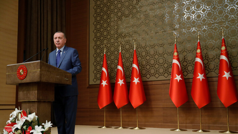 أردوغان يتهم روسيا وأمريكا بعدم الوفاء بتعهداتهما ويعلن استمرار العمليات العسكرية بسوريا
