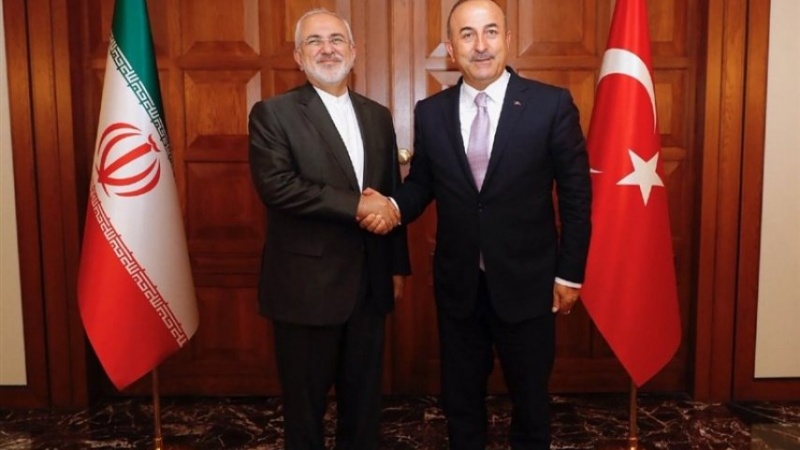 イランとトルコの外相が会談