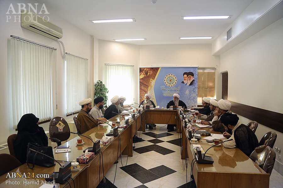 Photos: Session of academic committee of International Conference on Hazrat Abu Talib (AS) held in Qom