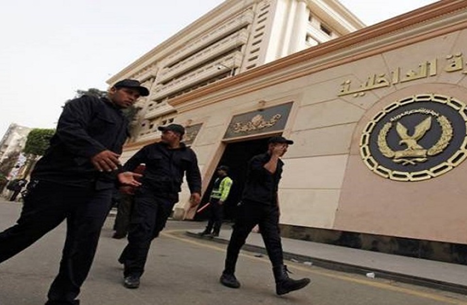 السلطات المصرية تطرد تركيين مقيمين