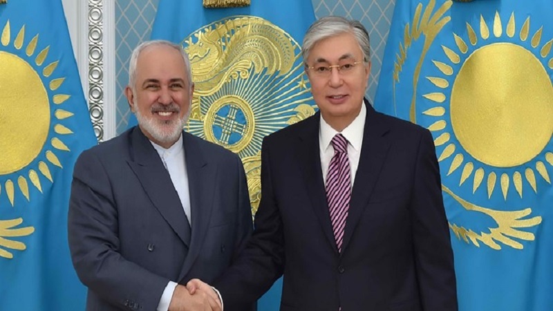 イラン外相が、カザフ大統領と会談
