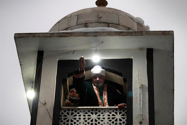 Pinaghihigpitan ng India na Makarating ang Dambana ng Muslim sa Srinagar