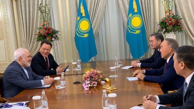 Zarif Nazarbayev’le görüştü