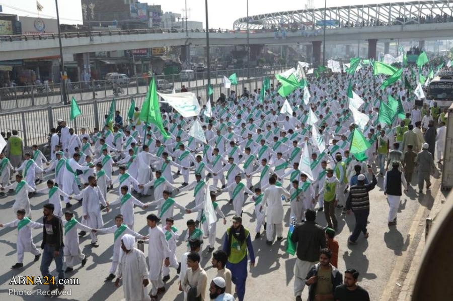 “Celebración del aniversario del nacimiento del Profeta Muhammad (Bpd) en la ciudad paquistaní de Lahore”