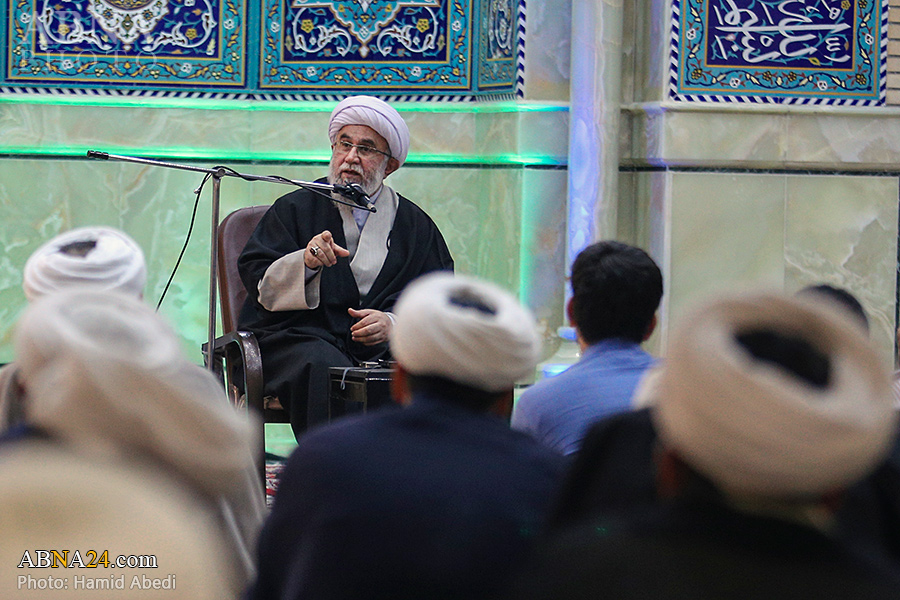 تقرير مصور/ آية الله الشيخ "رمضاني" يلقي درساً اخلاقياً بقم المقدسة