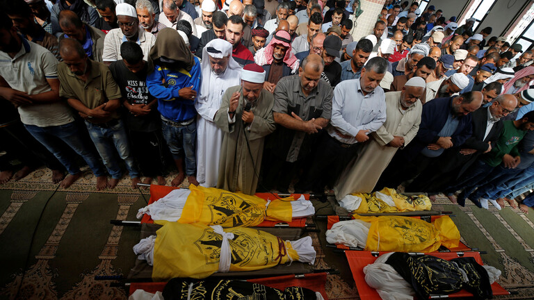 الكيان الصهيوني الغاصب يقر بقتله "عن طريق الخطأ" عائلة من 8 أشخاص بالكامل