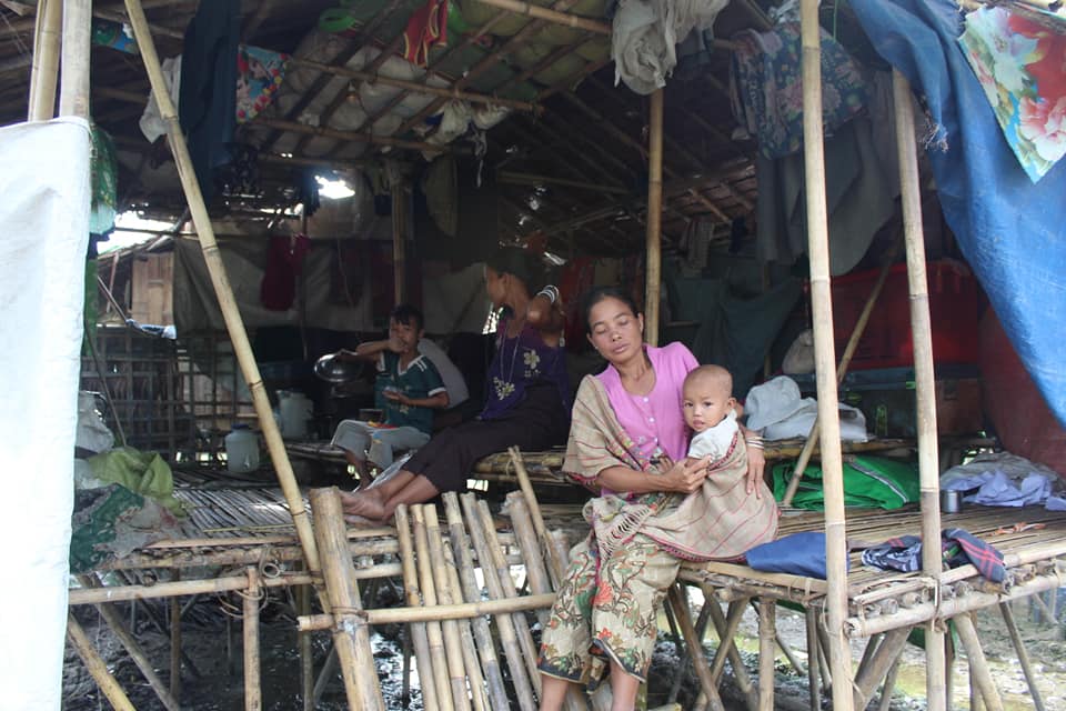 တိုက္ပြဲေၾကာင့္ ျပည္သူမ်ားထိခိုက္နစ္နာေနျခင္းအေပၚ လူ႔အခြင့္အေရးေကာ္မရွင္စုံစမ္းေဖာ္ထုတ္မႈအားနည္းဟု ရခိုင္အမတ္ေထာက္ျပ