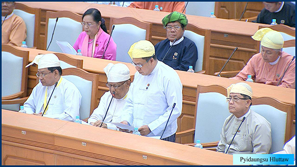 အရႈံးေပၚေနသည့္ ႏိုင္ငံပိုင္စက္႐ုံမ်ားကို ပုဂၢလိက လႊဲေျပာင္းရာ၌ ျမန္ဆန္ထိေရာက္ေစေရးအတြက္ ဝန္ႀကီးဌာနႏွစ္ခု ေပါင္းစည္းျခင္းဟုဆို စက