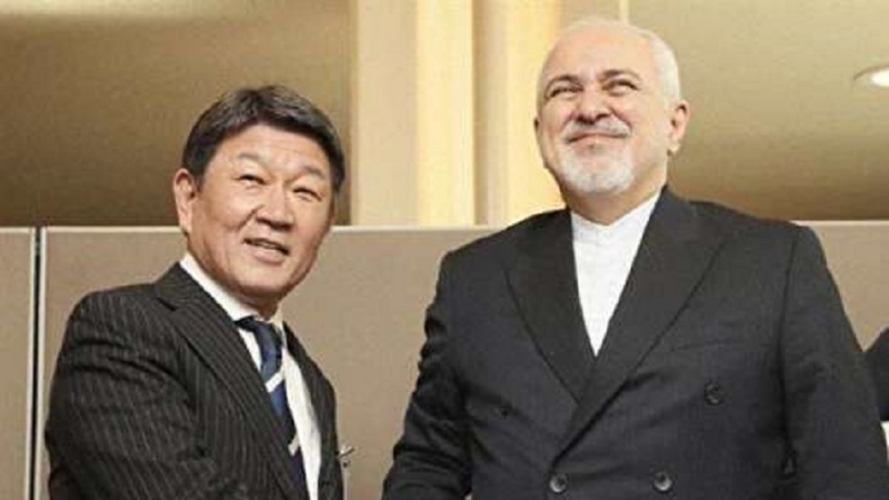 イランと日本の外相らが電話会談