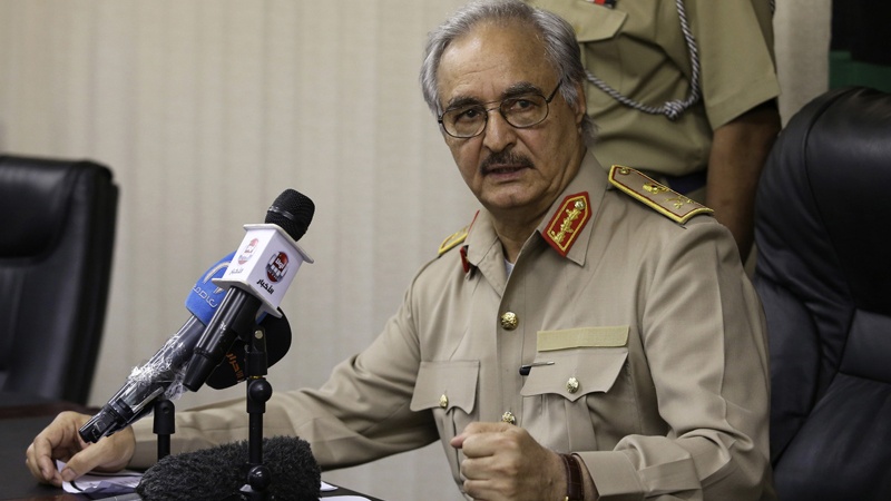Libya'da Hafter başkentte 'uçuşa yasak bölge' ilan etti
