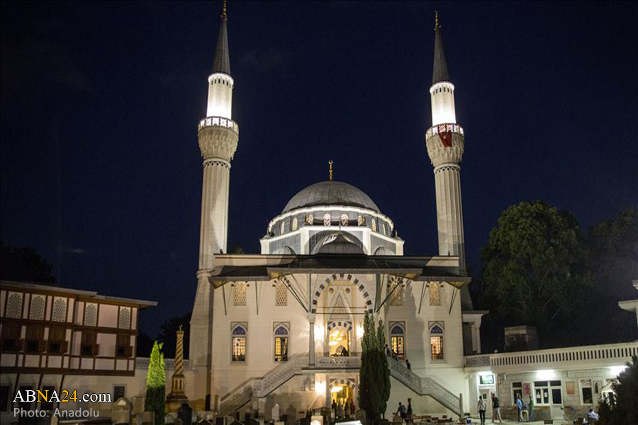 Extremists sent bomb threat to Berlin mosque