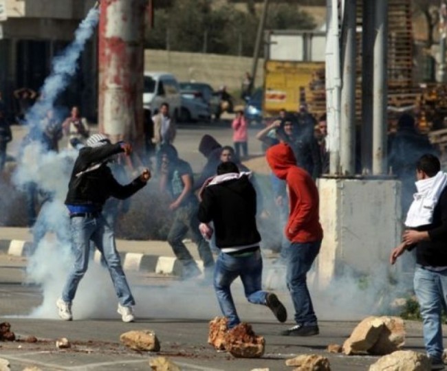 إصابة أكثر من 70 فلسطينيا في مواجهات "يوم الغضب" بالضفة الغربية