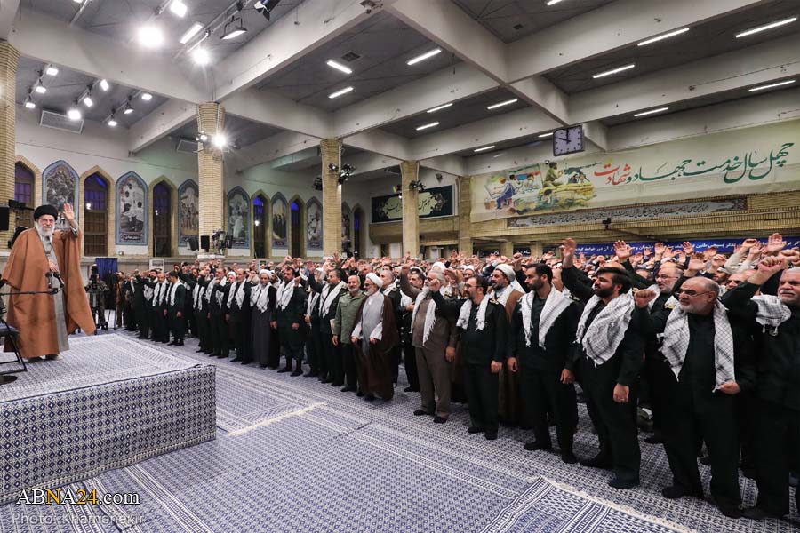 تقرير مصور/ قائد الثورة الاسلامية يستقبر قوات التعبئة الشعبية (الباسيج)