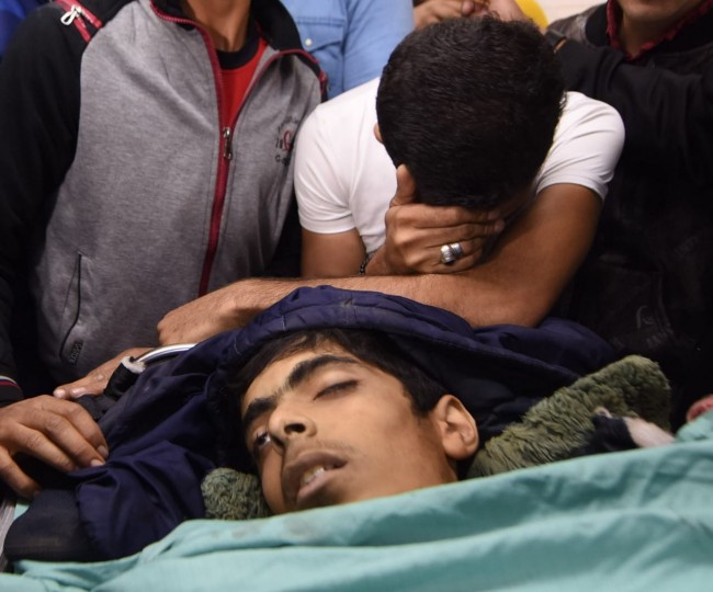 استشهاد فلسطيني وإصابة آخرين برصاص الاحتلال الاسرائيلي شرق خانيونس