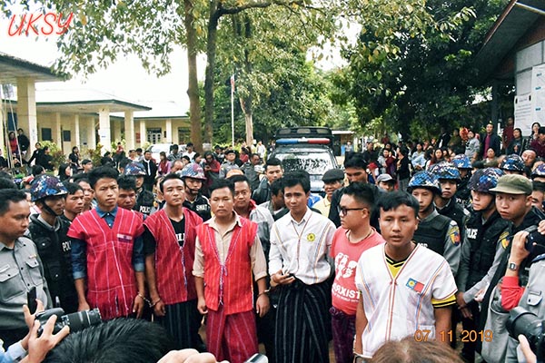 ဗိုလ္ခ်ဳပ္ေၾကး႐ုပ္ကန႔္ကြက္သူေျခာက္ဦးကို ျပစ္ဒဏ္ တိုးျမႇင့္ေပးရန္ ကယားျပည္နယ္အစိုးရ ျပင္ဆင္မႈတက္