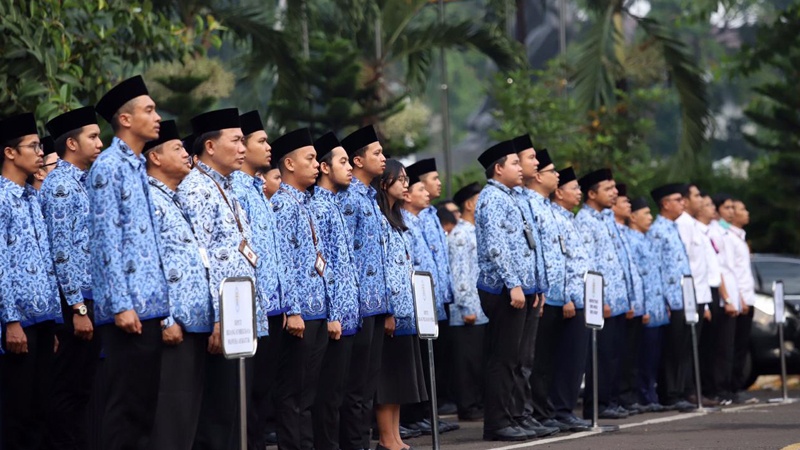 Memulai Pemangkasan 441 Ribu Pejabat Eselon III dan IV