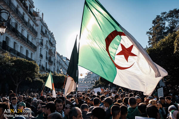 تقرير مصور/ مظاهرات مؤيدة وأخرى معارضة للانتخابات في الجزائر