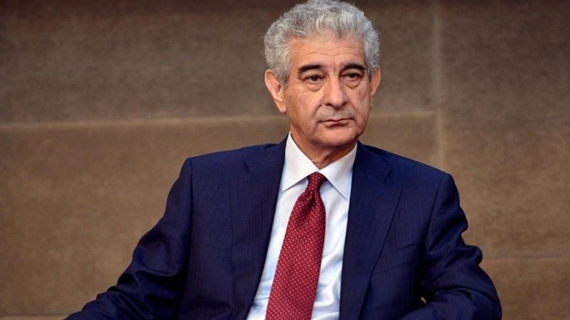 Азәрбайҹан Республикасы баш назиринин мүавини парламентин бурахылмасына чағырыб