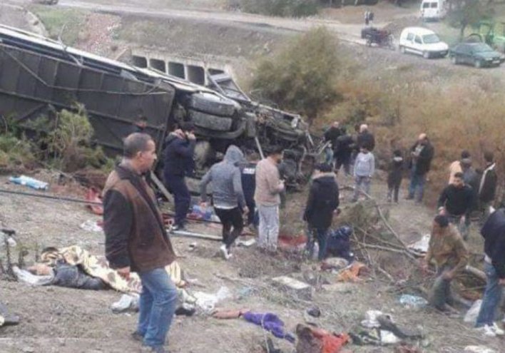 مصرع 17 واصابة 40 شخصا إثر انقلاب حافلة في المغرب