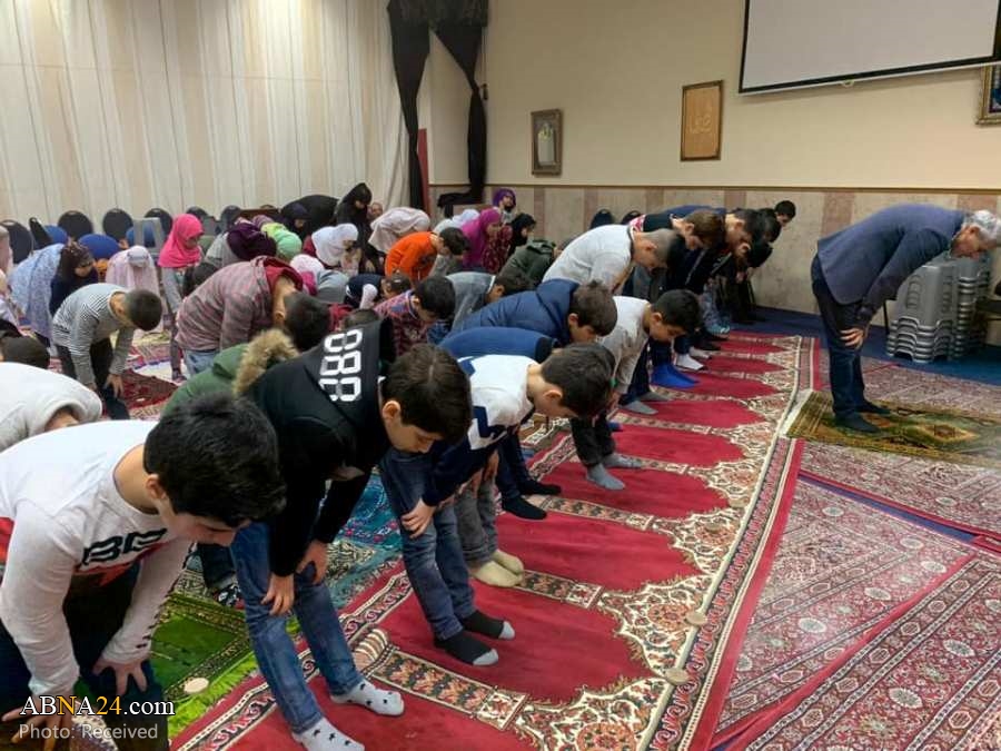 تقرير مصور/ إقامة صلاة جماعة لطلاب مدرسة الكوثر في مدينة لاهاي الهولندية 