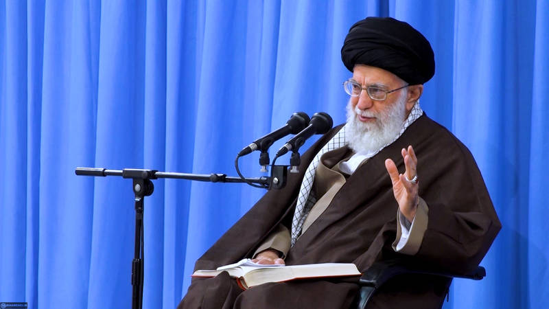رہبر معظم انقلاب اسلامی: اگر منصب کے لائق نہیں تو عہدہ لینے سے پرھیز کریں