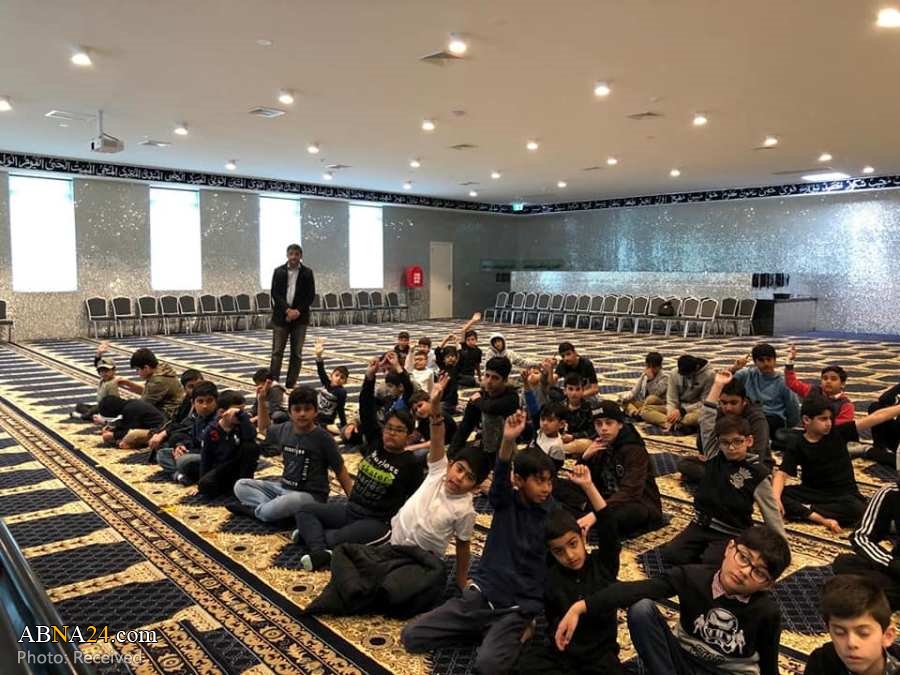 تقرير مصور/ تعليم الصلاة طلاب صغار في مسجد "العصر" بمدينة ملبورن الاسترالية