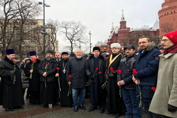 Делегация ДСМР поучаствовала в церемонии возложения цветов в честь годовщины битвы под Москвой