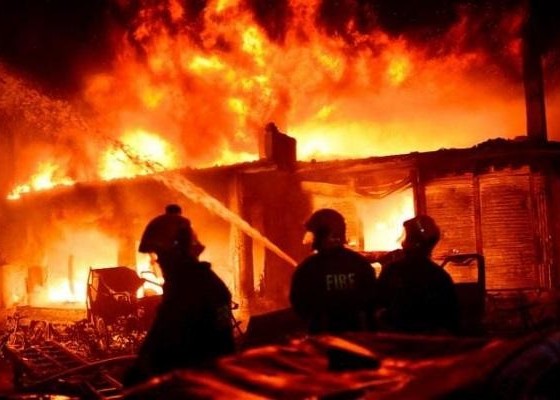 مصرع 43 شخصاً على الأقل بحريق مصنع في نيودلهي