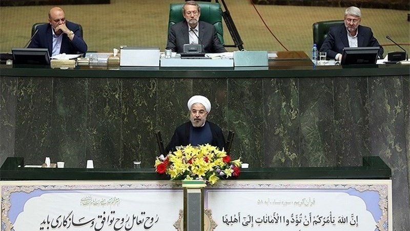 イラン大統領が、来年国家予算案を国会に提出