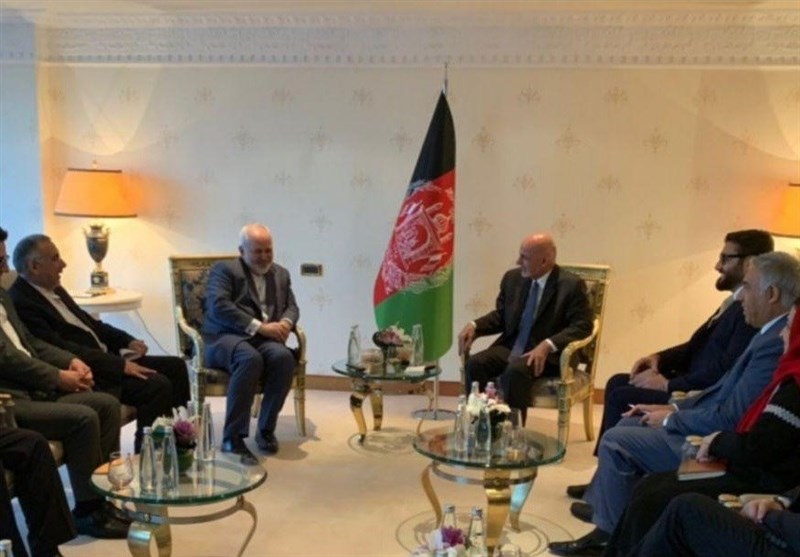 Zarif ve Eşref Gani Afganistan'daki Barış Diyalogları Hakkında İstişarede Bulundu