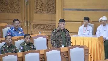 ေဒၚေအာင္ဆန္းစုၾကည္ကို အေမအိုအျဖစ္သုံးႏႈန္းမႈ တပ္မေတာ္သားကိုယ္စားလွယ္ကန႔္ကြက္