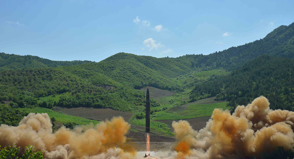 Coreia do Norte vai desenvolver arma 'para controlar ameaça nuclear dos EUA'