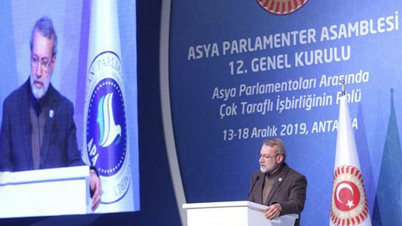 イラン国会議長、「シリア問題解決でのイラン、トルコ、ロシアの活躍が米とテロリストの挑発行為を粉砕」