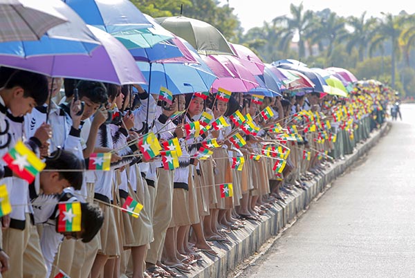 ေဒါ်ေအာင်ဆန်းစုကြည်ကို ပြည်သူတဈသိန်းေၾကာ် ကြိဳဆို